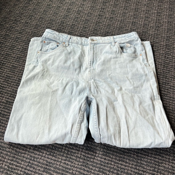Light Wash Jeans - Picture 1 of 5